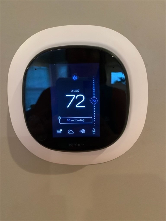 612 E 8th, South Boston