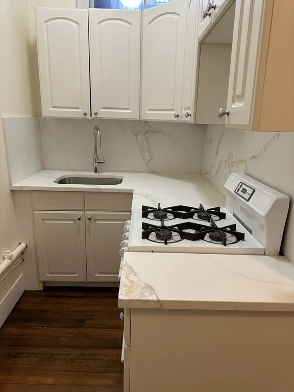 44 Charles St, Beacon Hill