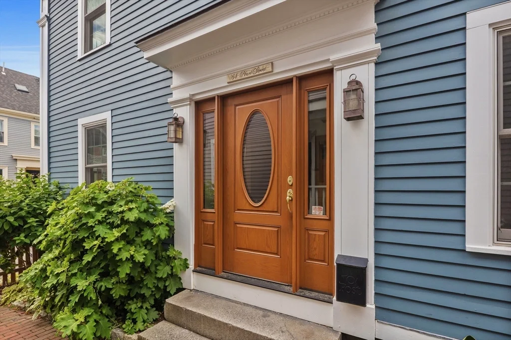 64 Pearl St, Charlestown