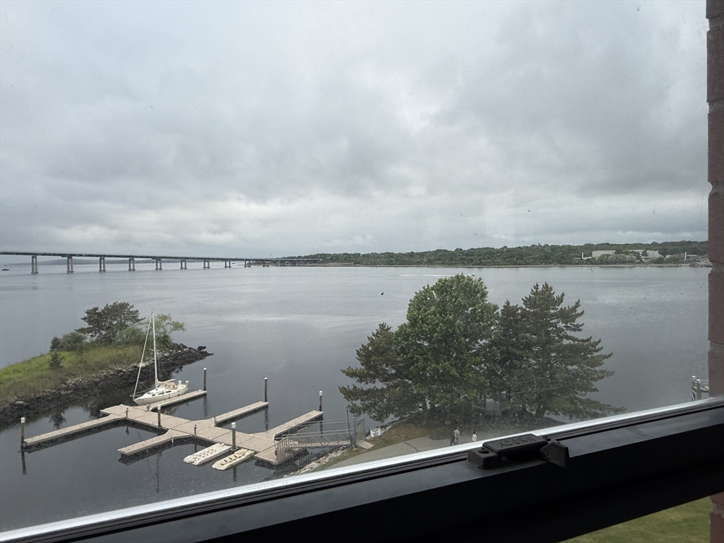 750 Davol St, Fall River