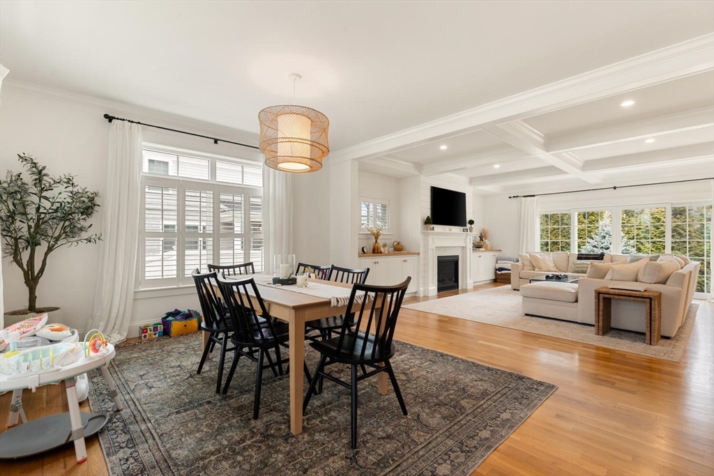 40 Foley Beach Rd, Hingham