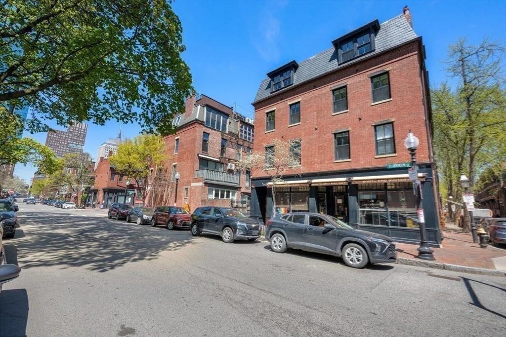 39 Clarendon St, South End