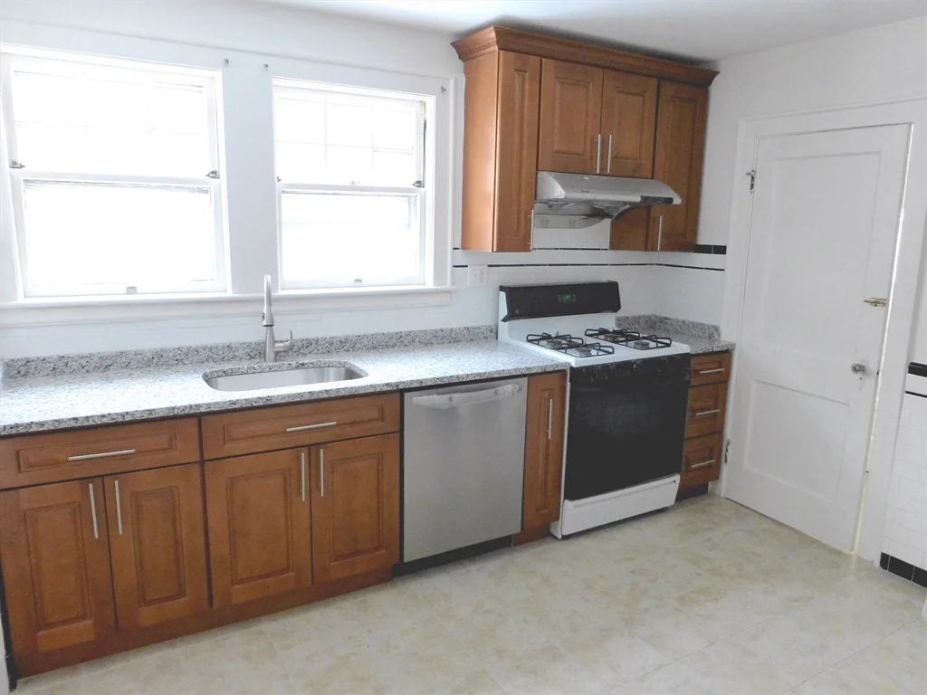 10 Hatherly Rd, Brighton