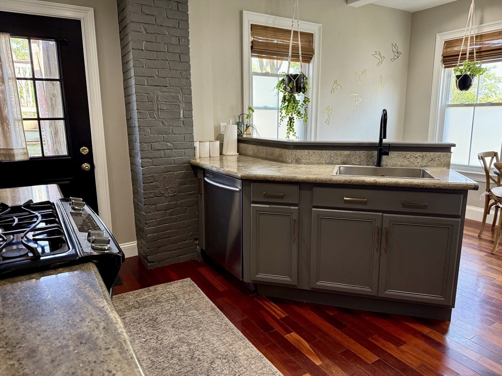 123 Court St, Downtown