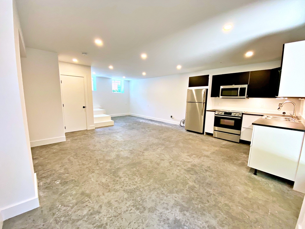 406 Sumner St, East Boston