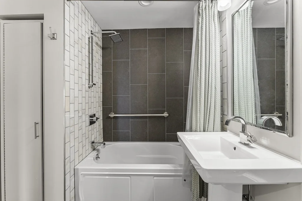 542 Dorchester Ave, South Boston