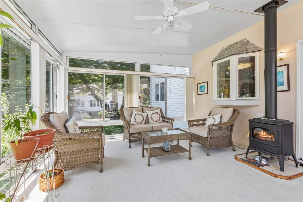 54 Jennifer Rd, Pawtucketville