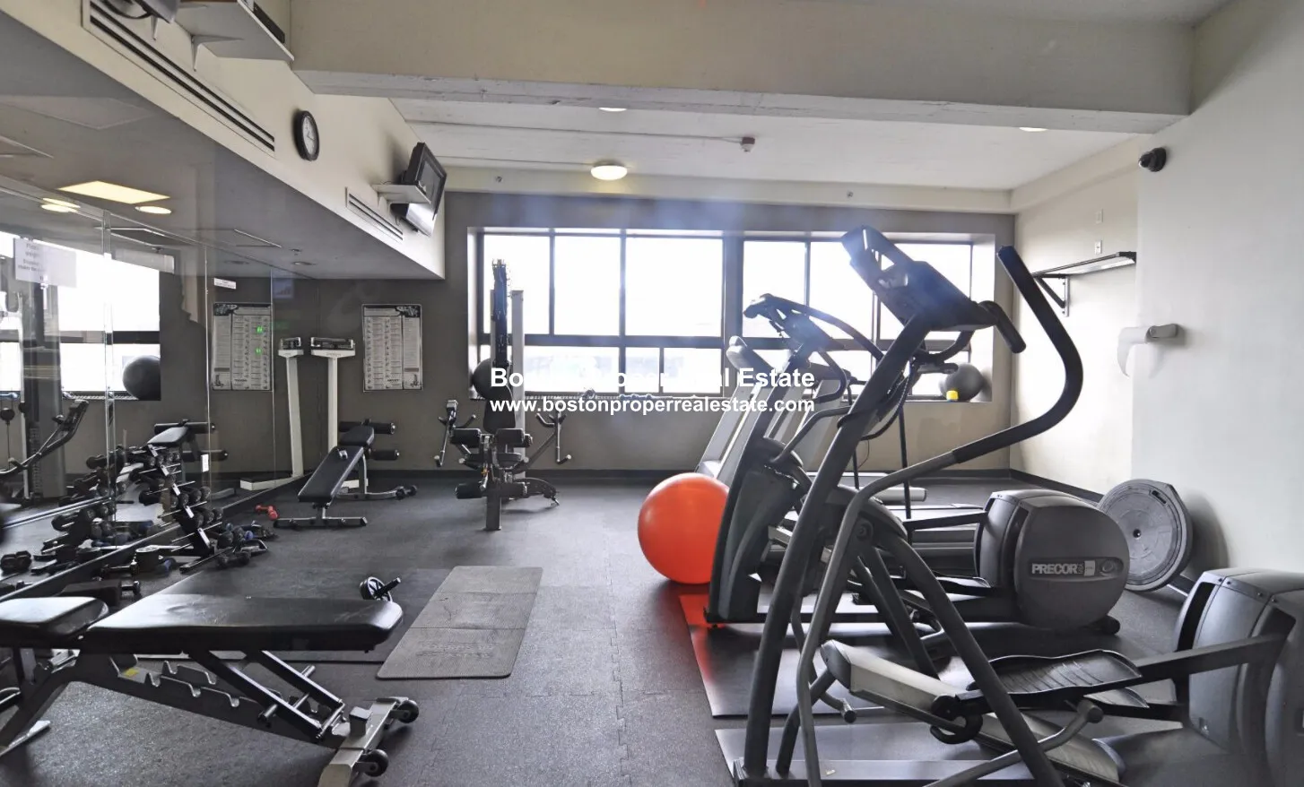 12 Stoneholm St, Fenway