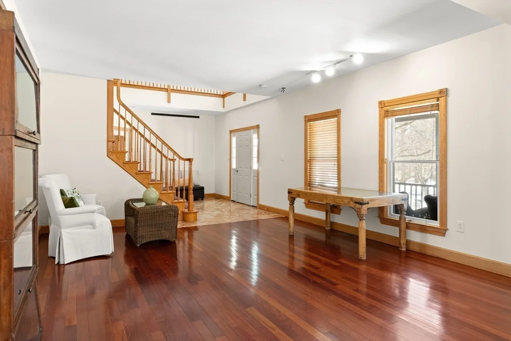 25 Pleasant St, Nahant