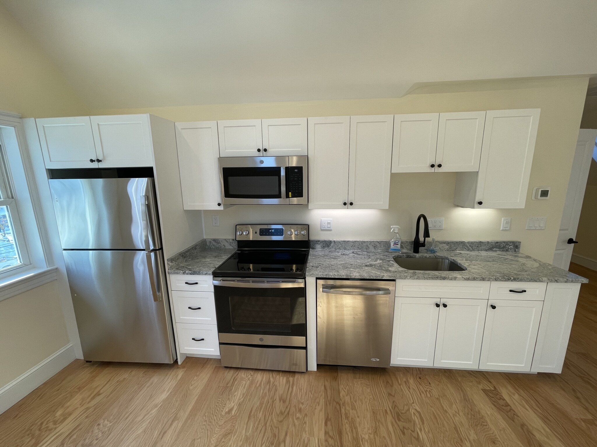 1 bed, 1 bath apartment for rent at 88 Wallingford Rd Unit 3, Brighton — photo 2 of 12
