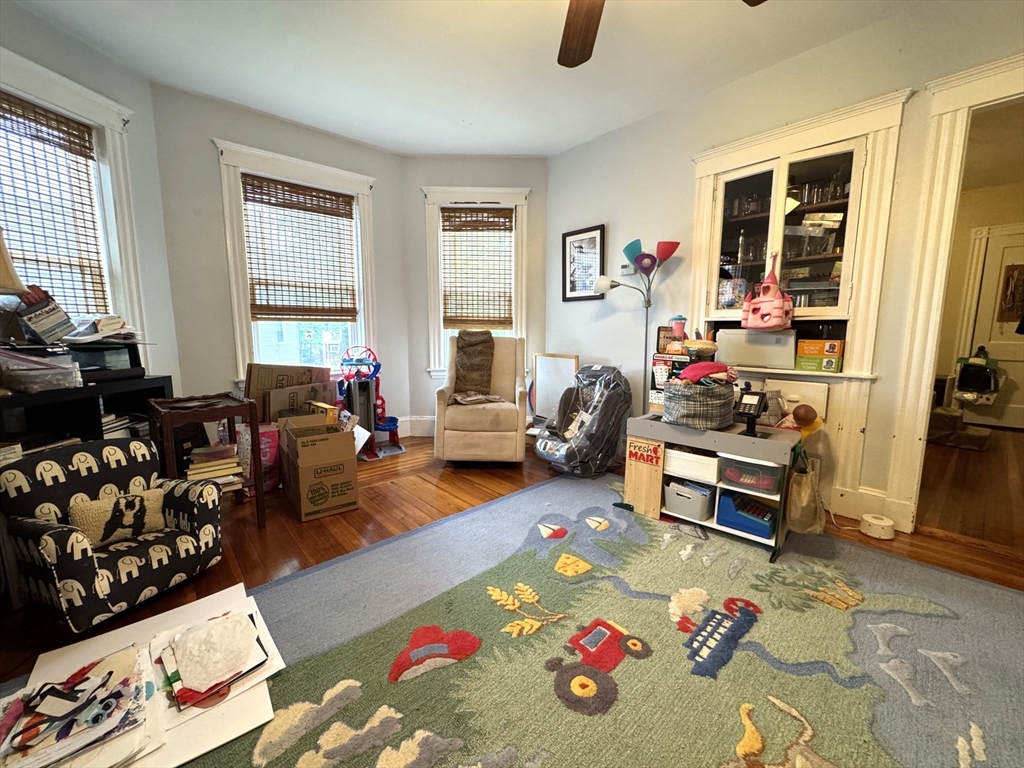 242 Belgrade Ave, Roslindale