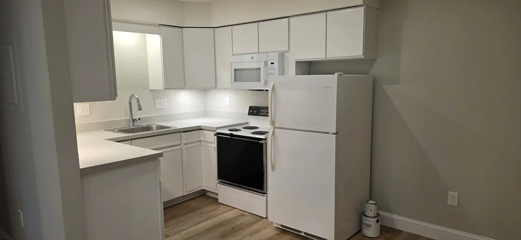 284 N Main St, Mansfield