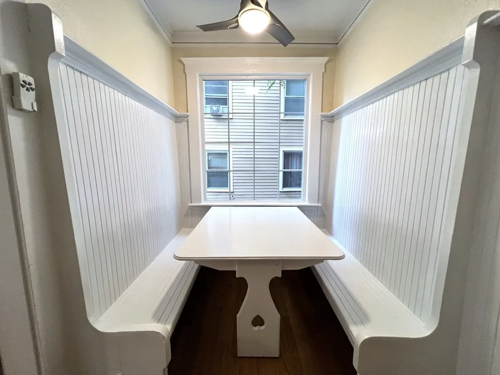 2 Arnold Circle, Riverside