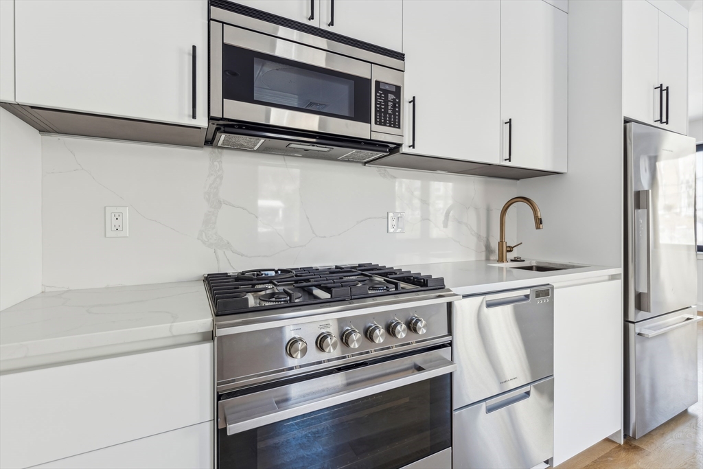 1618 Beacon St, Brookline