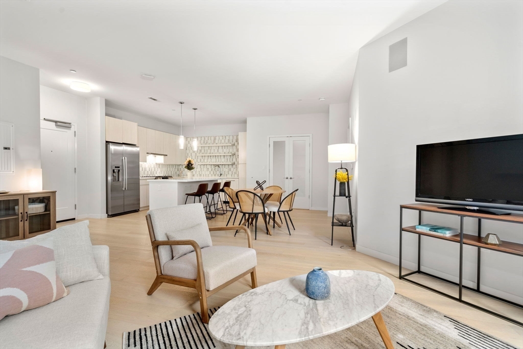 45 W 3rd St, South Boston