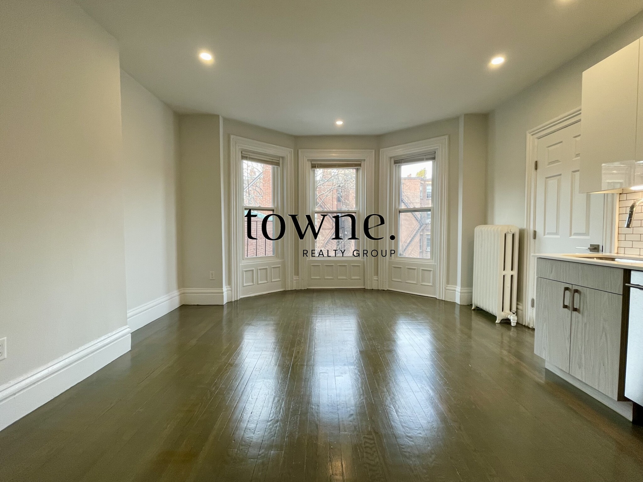 225 Newbury St, Back Bay