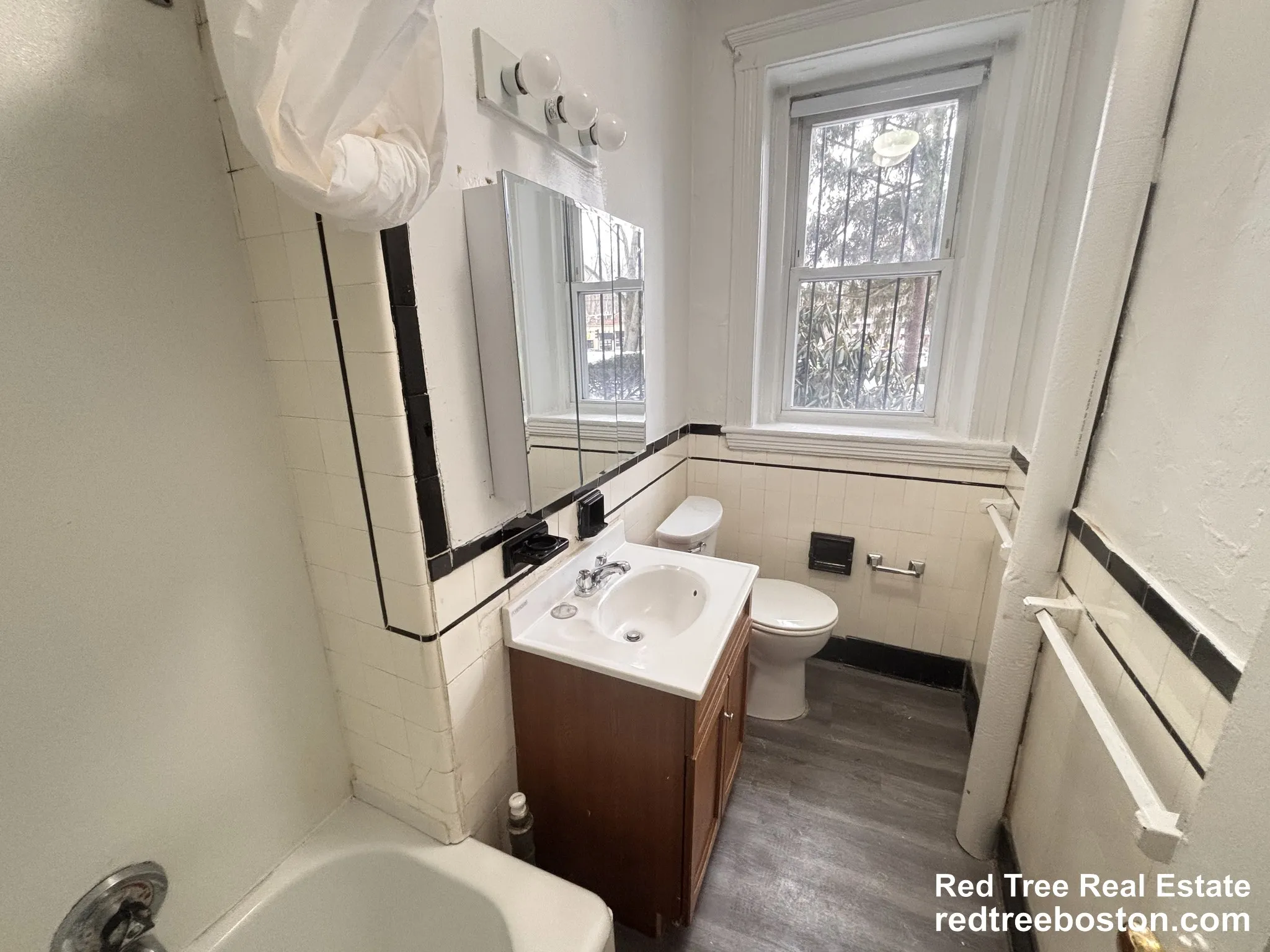 1810 Commonwealth Ave, Brighton