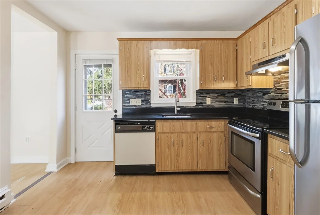 453 Pond St, Braintree