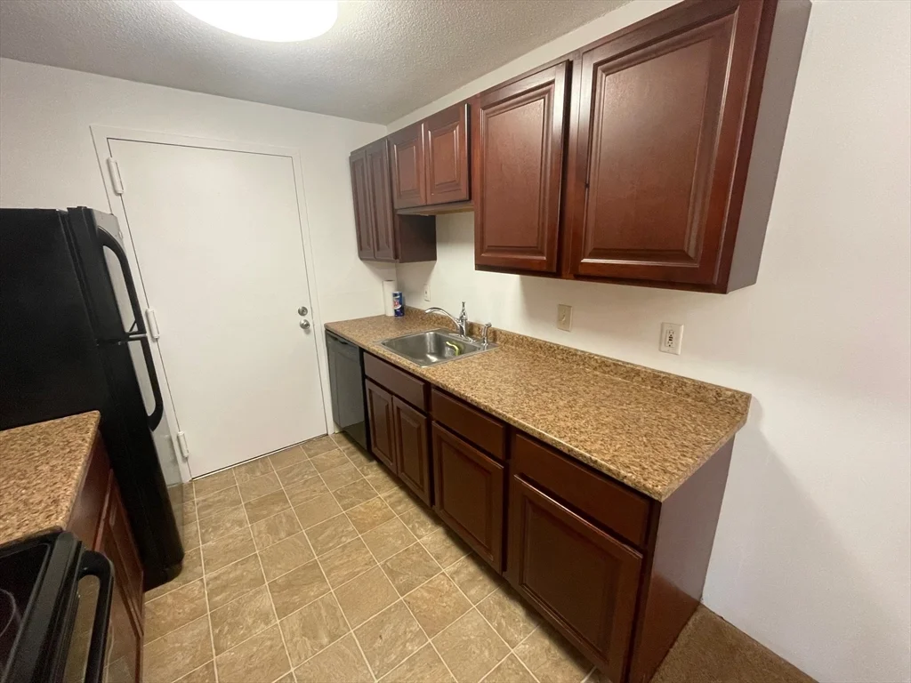 17 Village Rock Ln, Natick