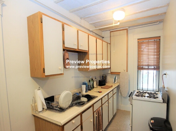 1607 Commonwealth Ave, Brighton