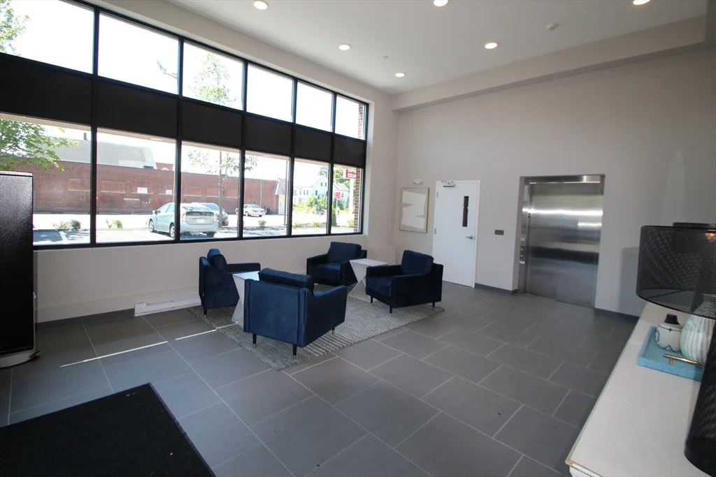 629 Washington St, Whitman