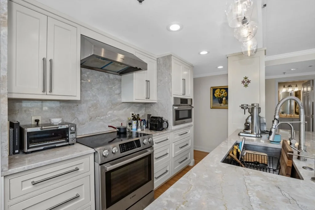 8 Museum Way, East Cambridge