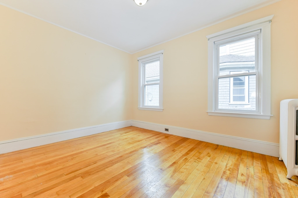 652 South, Roslindale