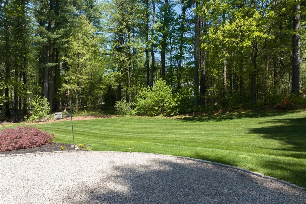 22 Bradford Rd, Weston