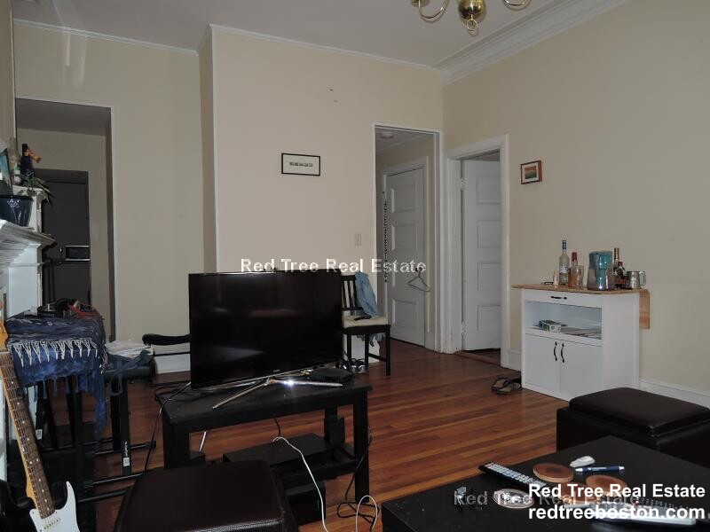 206 Commonwealth Ave, Back Bay