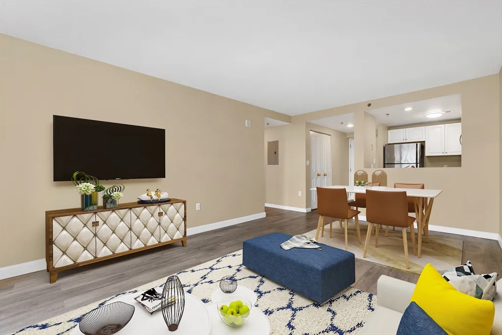 8 Museum Way, East Cambridge