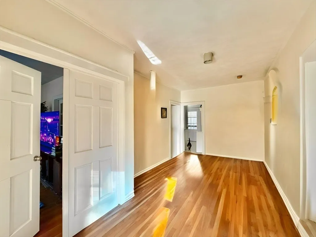 1466 Commonwealth Ave, Brighton