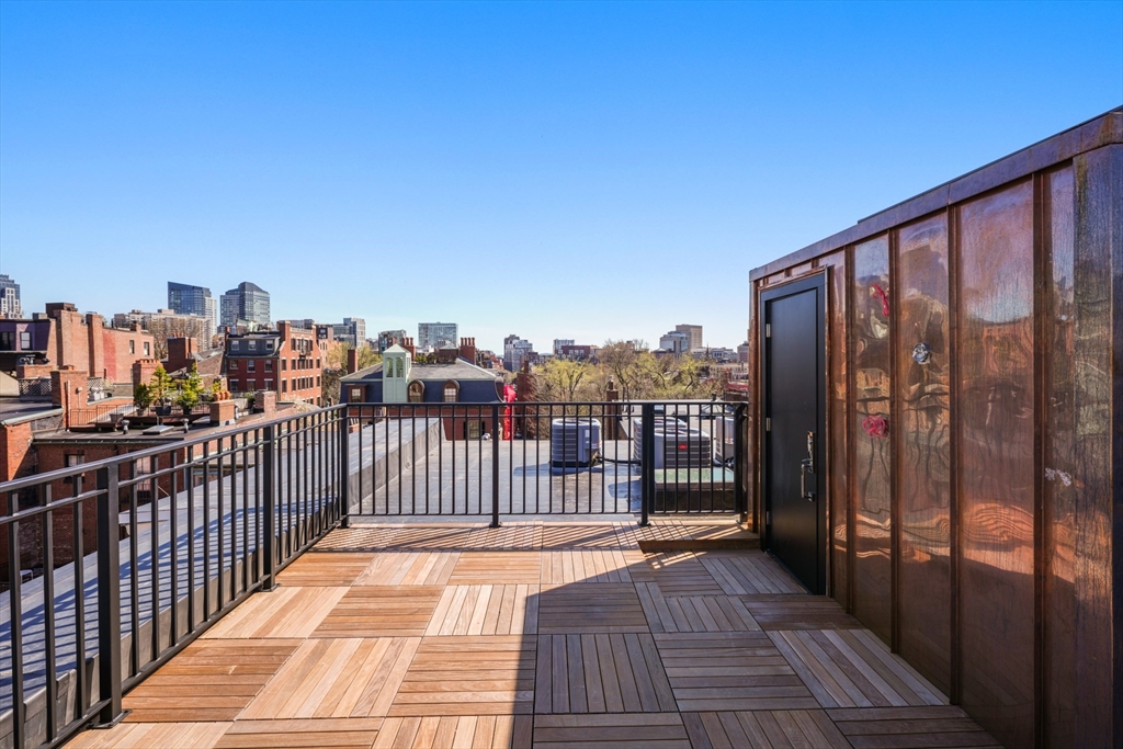 112 Myrtle, Beacon Hill