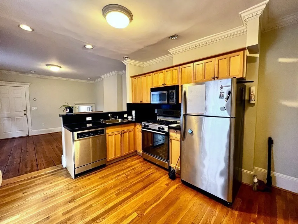 36 Tremont St, Cambridgeport