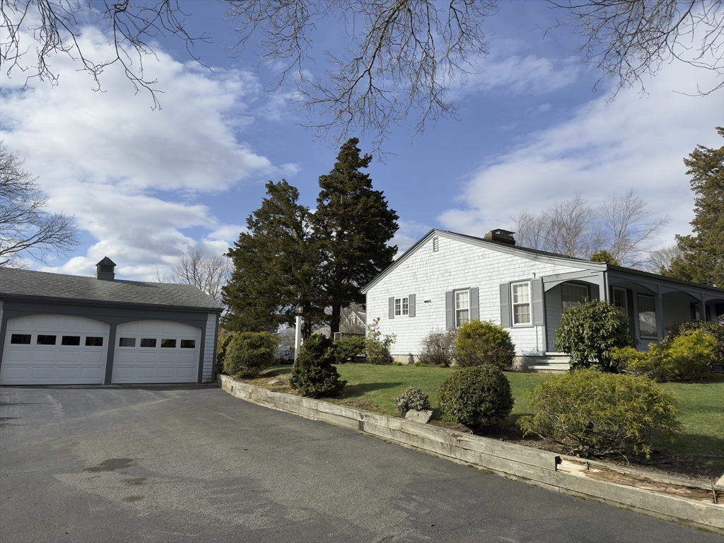 38 Highland St, South Dartmouth