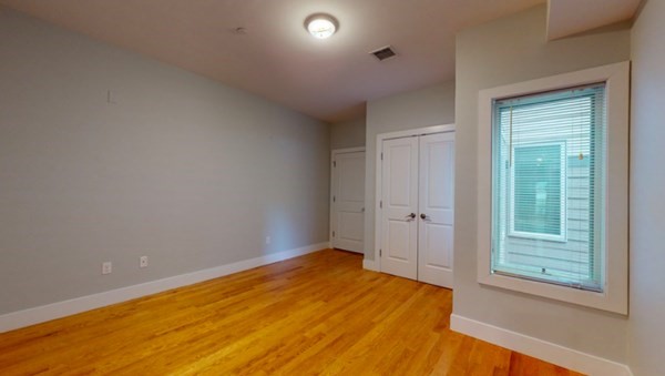 41 W 2nd St, South Boston