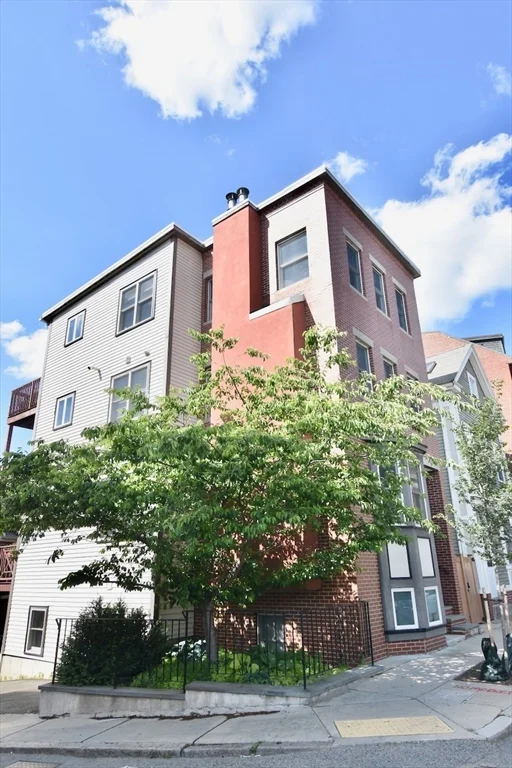 157 Dorchester St, South Boston