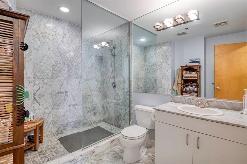 121 Beach St, Leather District