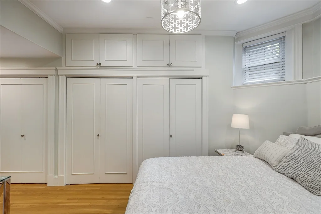 381 Marlborough St, Back Bay