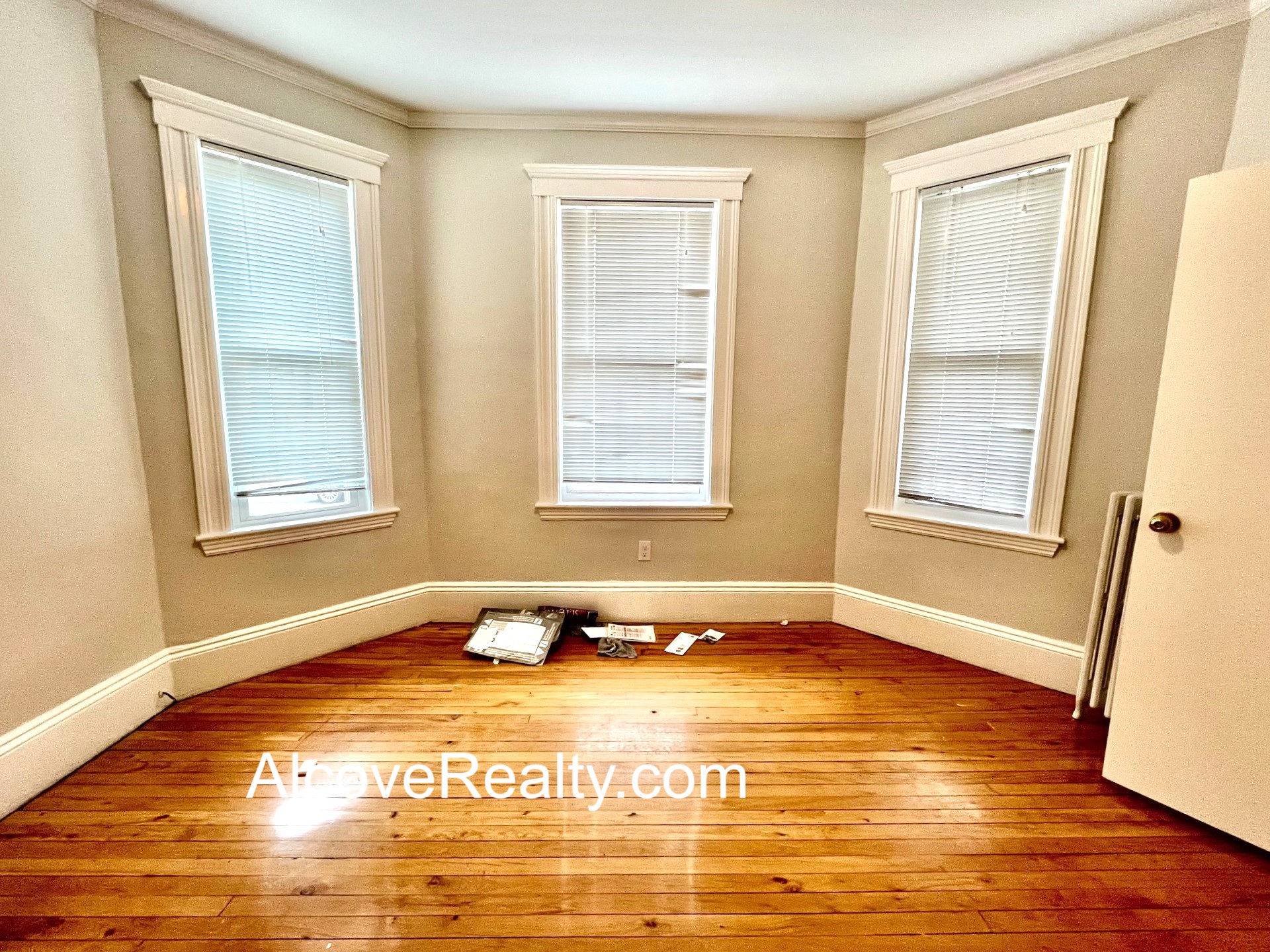 15 Farragut Ave, West Somerville