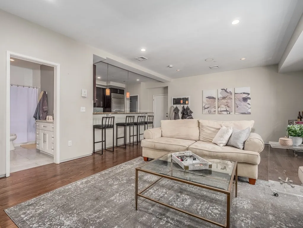 350 West Broadway, South Boston