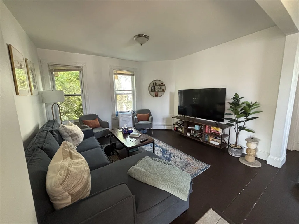 106 Pine St, Central Square