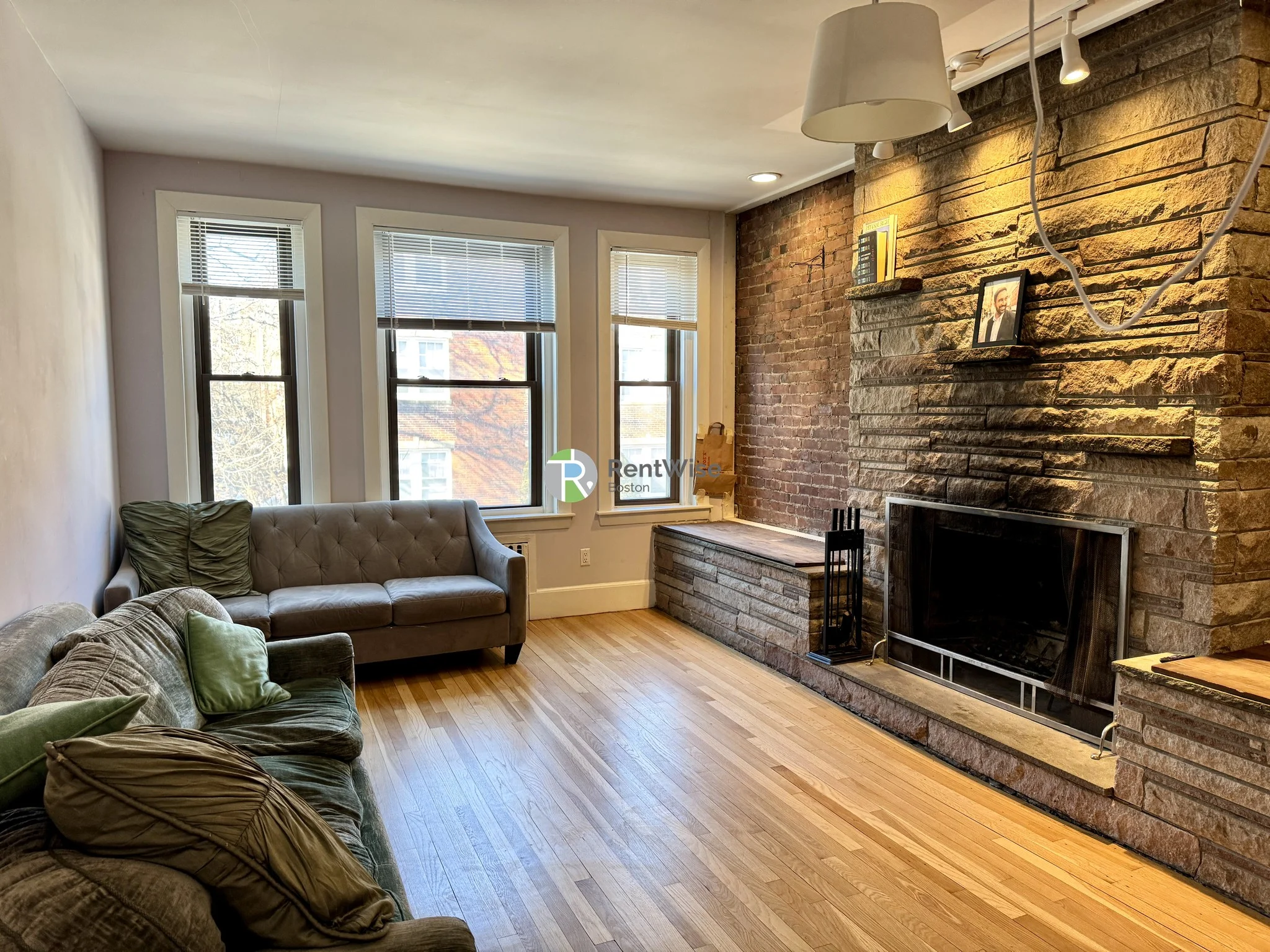 39 Saint Paul St, Coolidge Corner