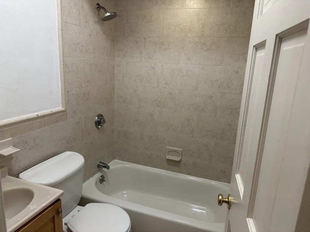 1 Hull Street Ct, North End