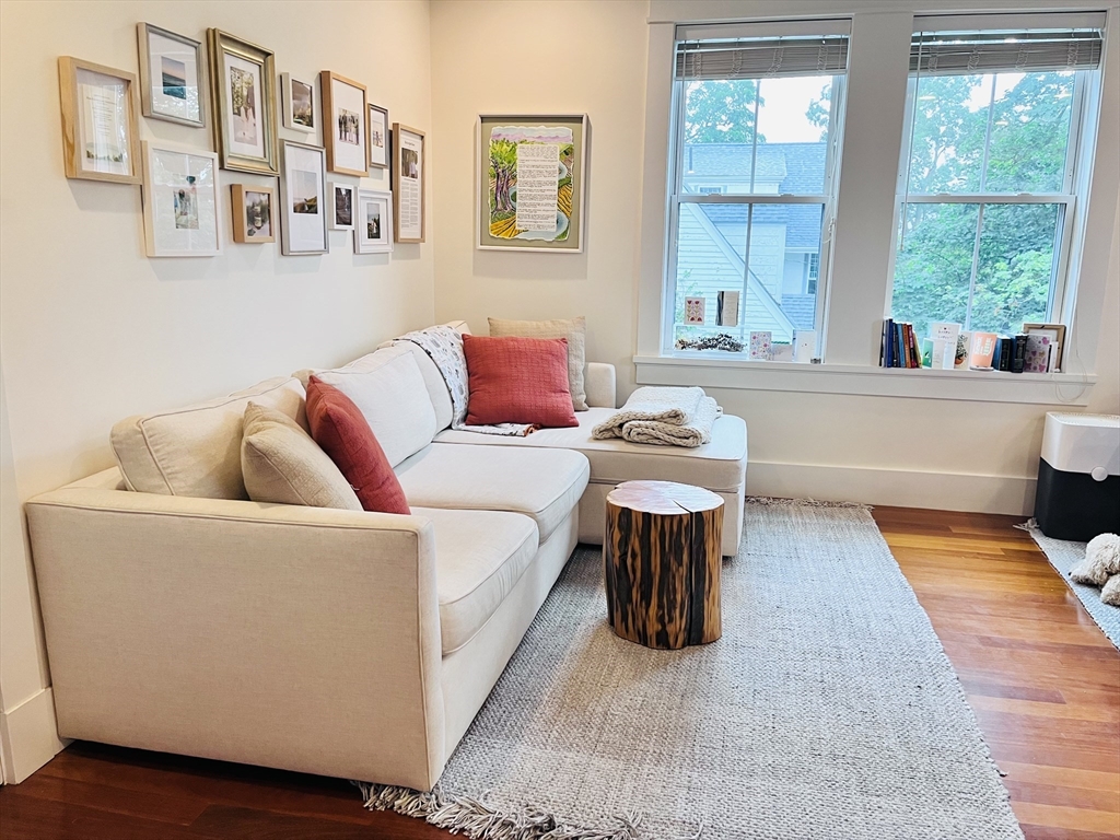 44 Rockview St, Jamaica Plain