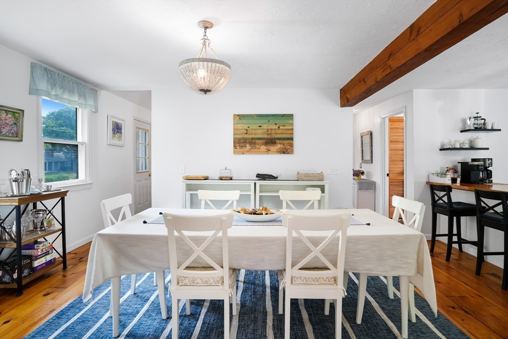 155 Skiff Ave, Tisbury