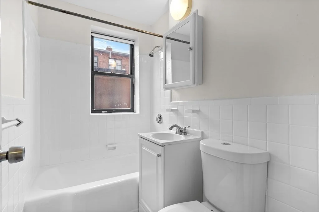 15 Victory Rd, Dorchester