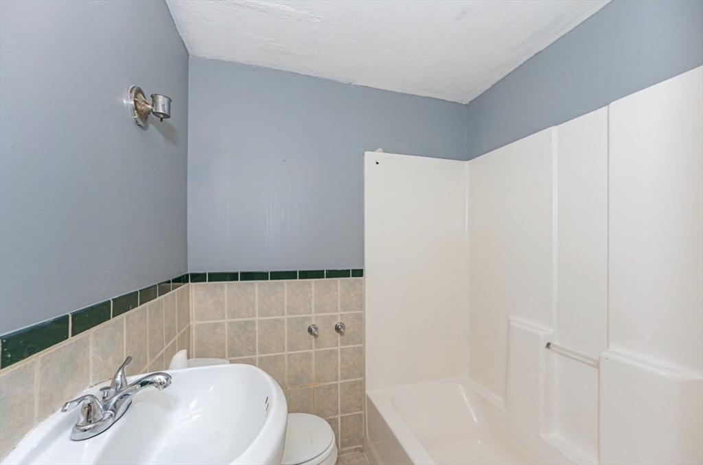 59 Fulton St, Lowell