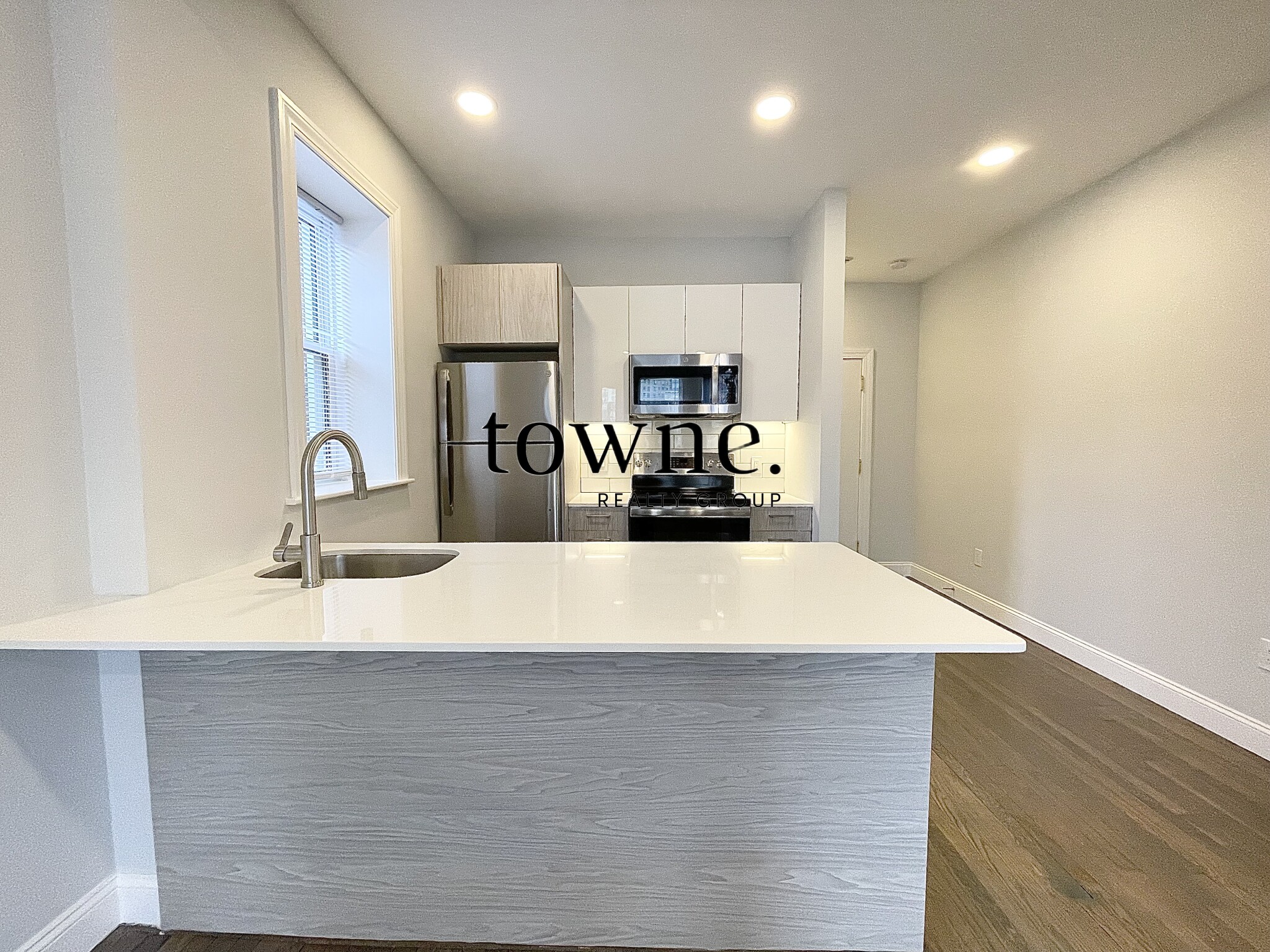 111 Queensberry St, Fenway