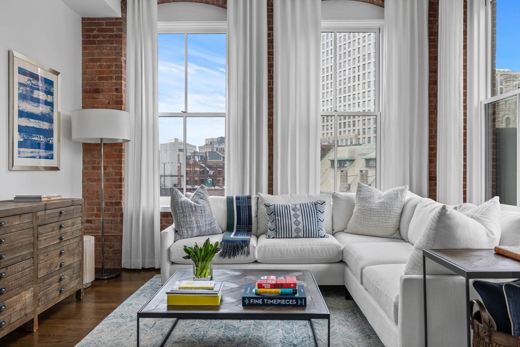 6 Edgerly Pl, Back Bay