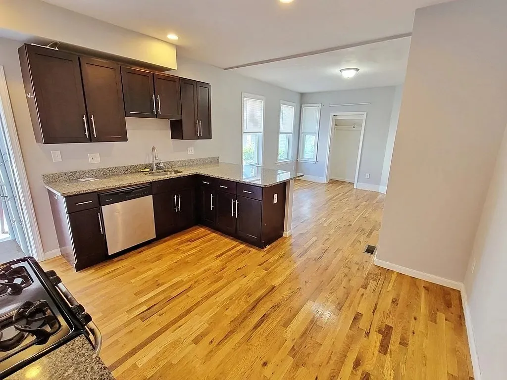 39 Pinckney St, East Somerville